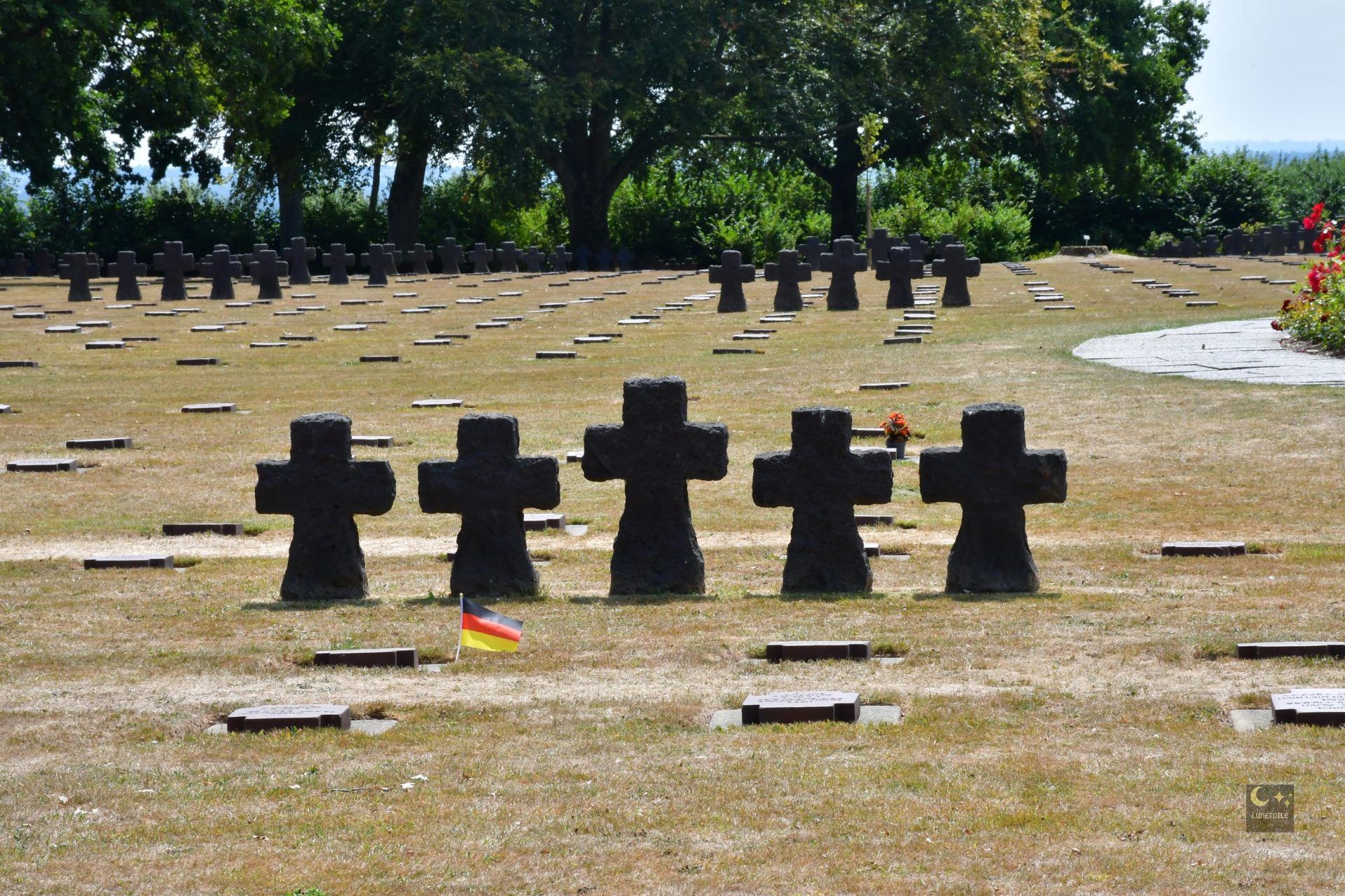 Cimetière Militaire Allemand de La Cambe (14)