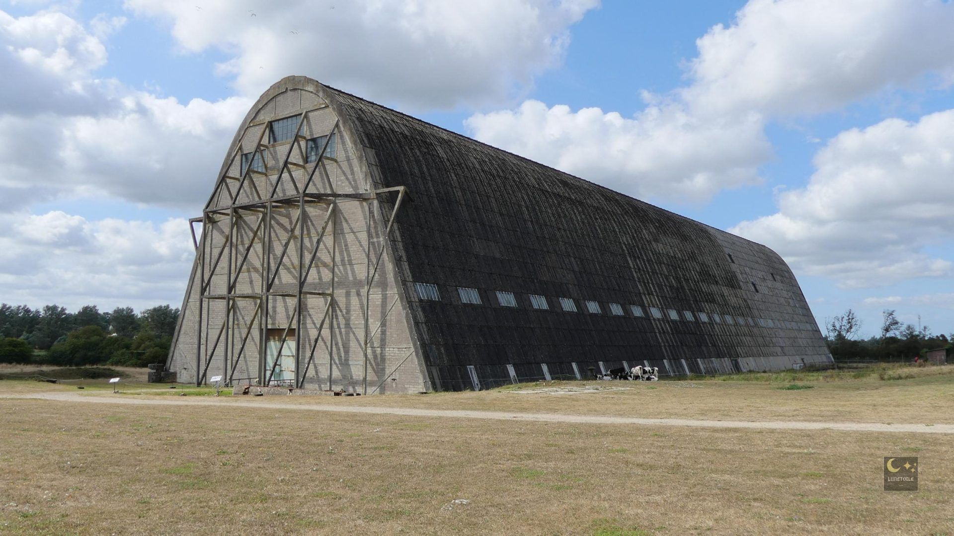 Hangar à dirigeable – Ecausseville (50)