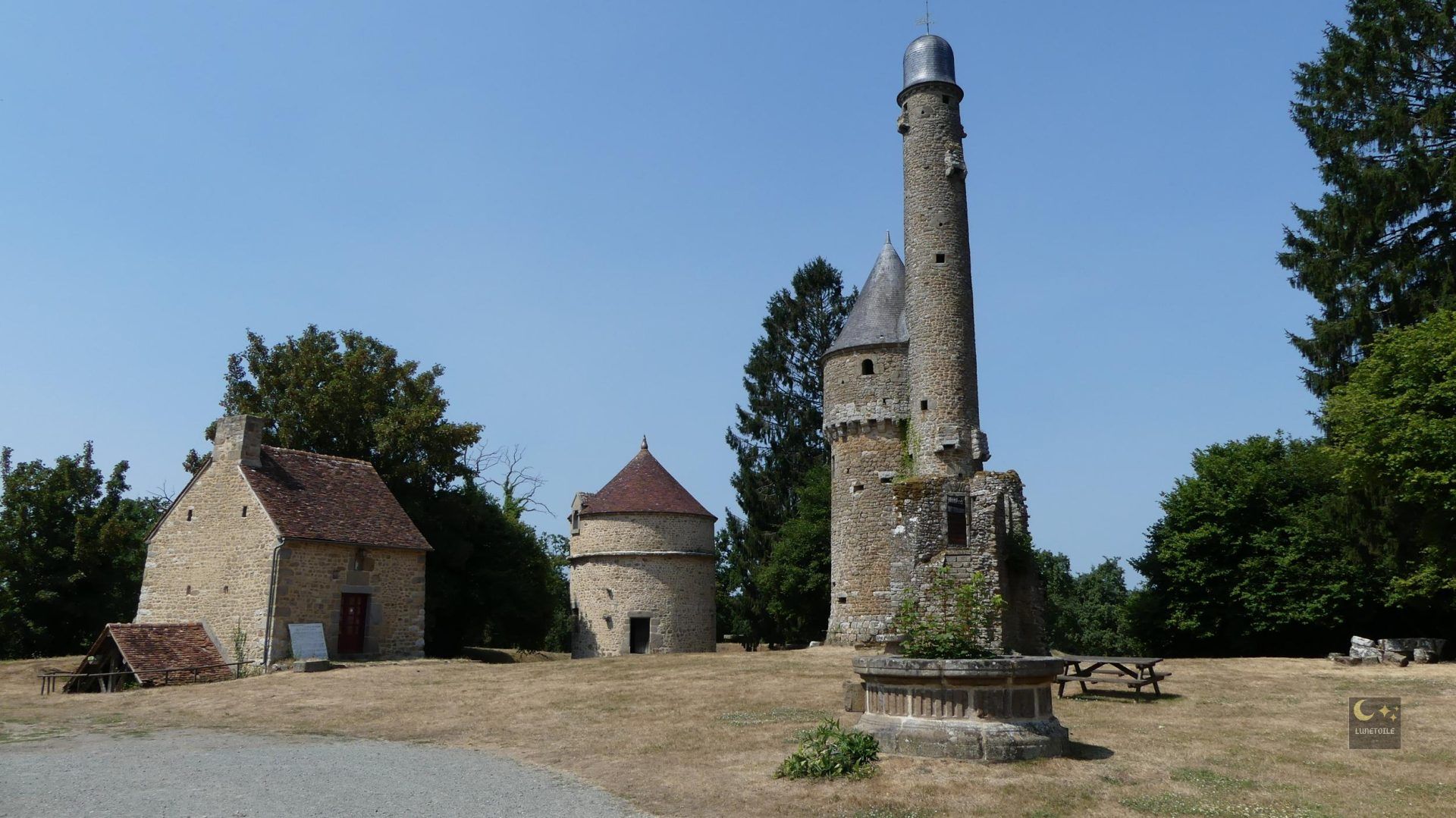 La Tour de Bonvouloir – Juvigny-Val-d&rsquo;Andaine (61)
